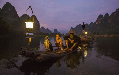 wrimwramwrom:The Yin-Bou fishermen of ChinaPhoto by Asher Svidensky