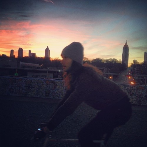 sfatto:  One more #atlanta #skyline #sunset pic with @thisisclay. #bikesareawesome #cycling #putahel
