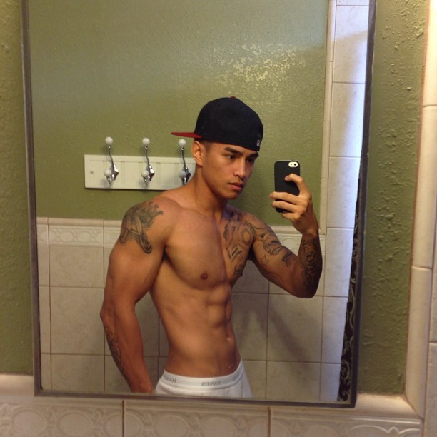 fitboys:  Hundreds of Live guys on Cam for free! (18+ only)       register for