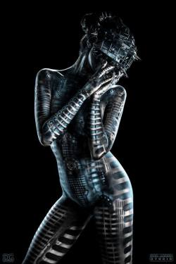 nerdybodypaint:  Cyborg alien thing body
