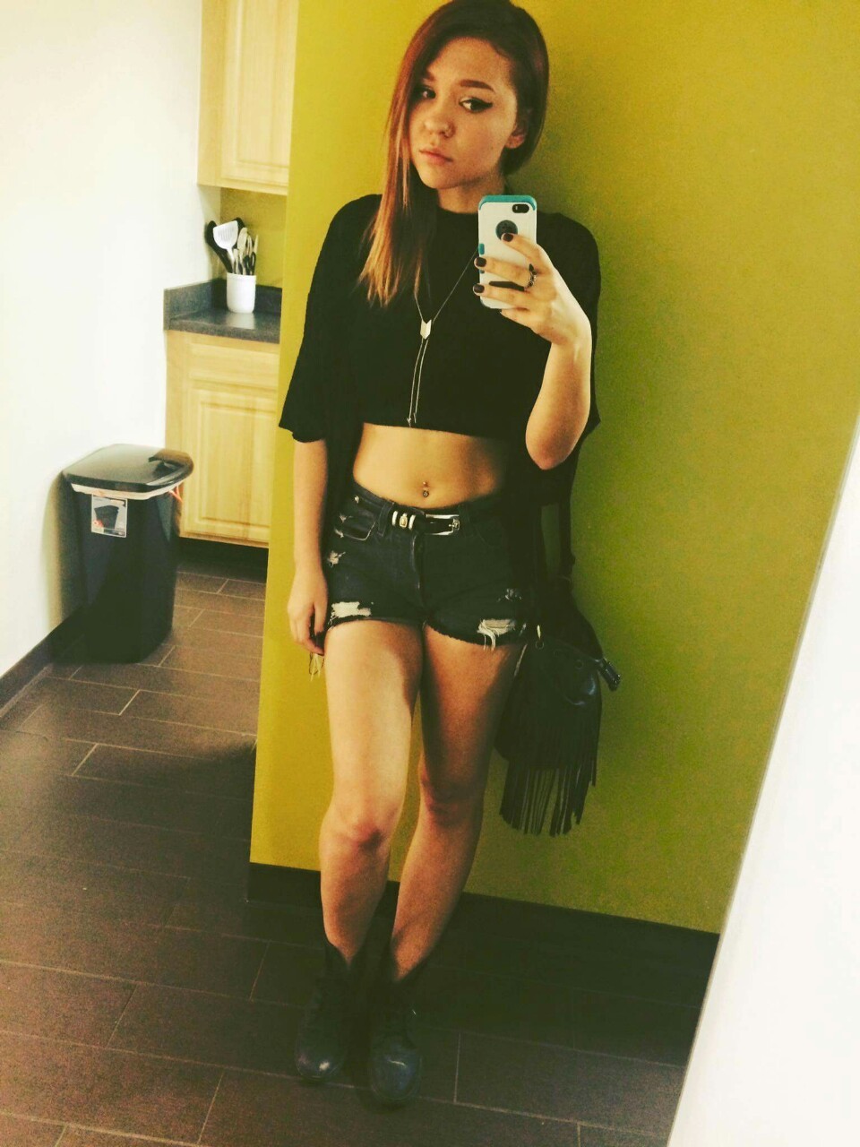 diaries-of-a-horny-girl:  I need a real man to use me, i crave to be held down a