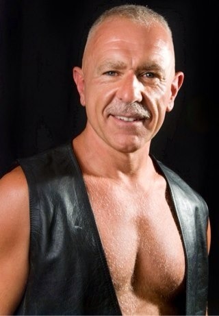 hard4dilfs: Gorgeous Daddy