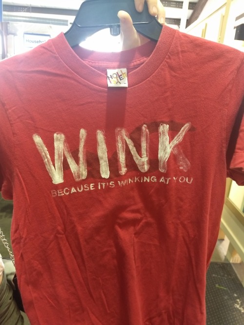 shiftythrifting:I am unexplainably terrified by this shirt