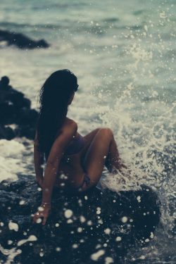 avenuesofinspiration:  One with the Waves