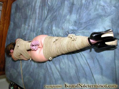 bdsm-place:Loads’a’rope - I like ;)*Shudder* Being immobilized and completely restrained in this