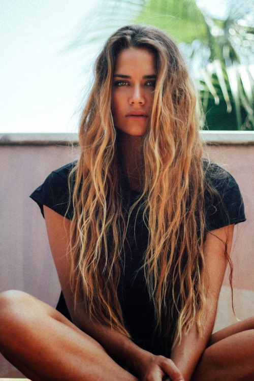 amazinggirlsphotos.tumblr.com/post/128112918601/