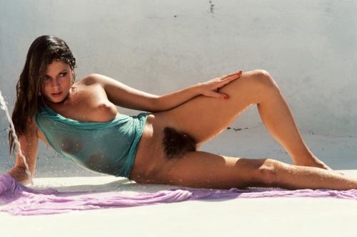must-be-hairy:hairy-ladies:You love hairy girls? Visit HEREAmazing ! Absolutely amazing and hairy