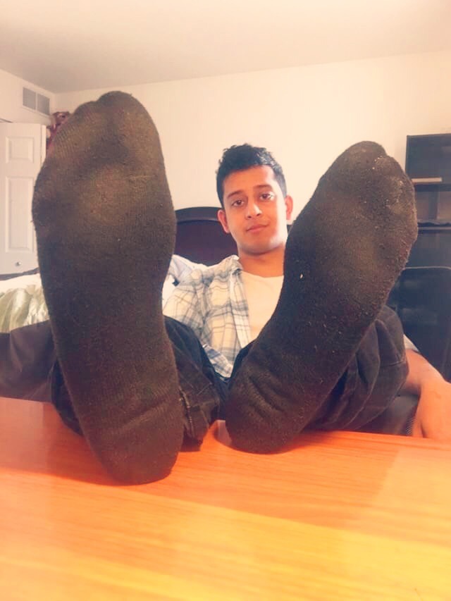 socksniffer96:Boy’s Sweaty Black School Socks from Instagram
