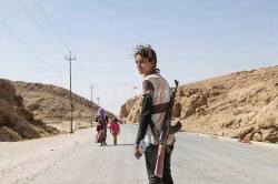 bijikurdistan:  A 14 Years old Kurdish Yezidi Girl protect her family from the ISIS terrorists in Shingal (Sinjar) 