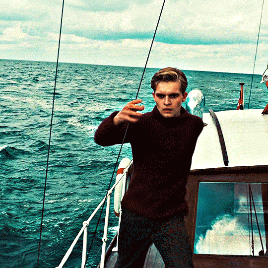TOM GLYNN-CARNEY As PETER Dunkirk (2017) Dir. Christopher Nolan 