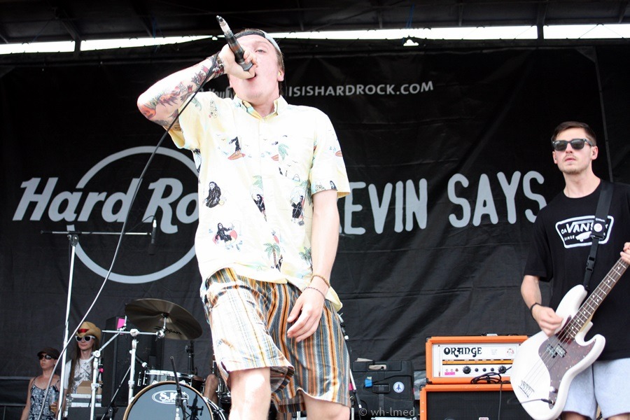 wh-lmed:  Neck Deep @ Warped Tour, 2014 in San Antonio 