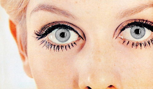 totallytransparent:Semi Transparent Eyes (Twiggy’s Iris’ match the colour/background of your blog)Ma