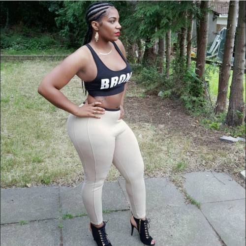 epic-black-babes:  Connect with hot black chicks online who want to get it on!