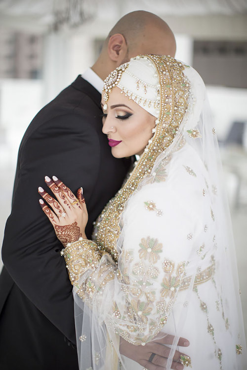 boredpanda:    10  Brides Wearing Hijabs On Their Big Day Look Absolutely Stunning   