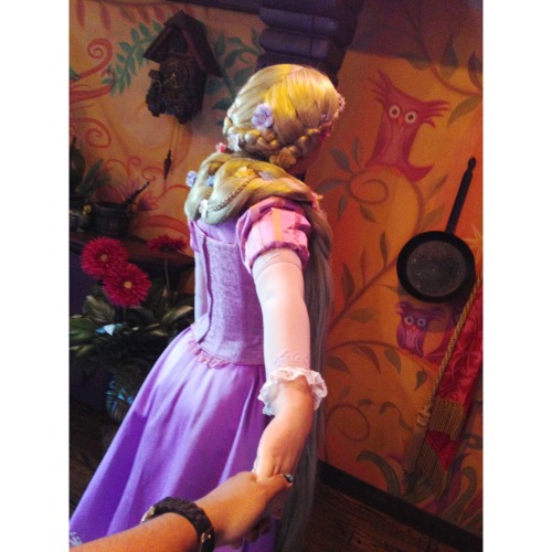 yohoyohoadisneylifeforme:magicalserendipity:One day in Disneyland I decided to hunt down all the