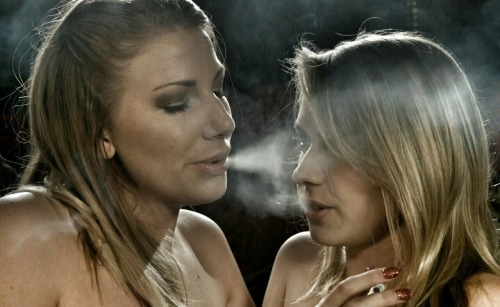 Porn cenobite68:  Smoking girlfriends photos