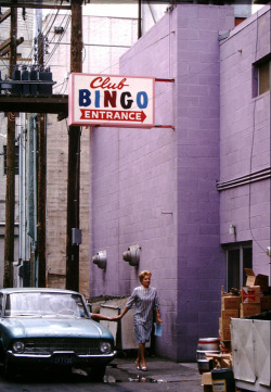 vintagelasvegas:  Back alleys of Las Vegas c. 1964. Behind Fremont Street’s Club Bingo, California Club, Nevada Club. Most of this grimy space was absorbed by the expansion of Golden Nugget under Wynn, 70s-80s. Photos via Bonsai Maple   There are still