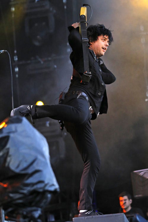 r-0-c-i-o:   ♫ 