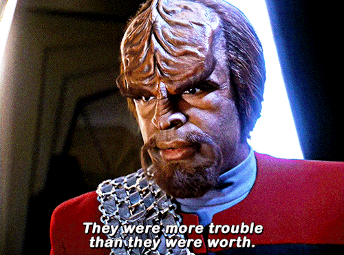 4.10 HomefrontSTAR TREK: DEEP SPACE NINE (1993-1999)