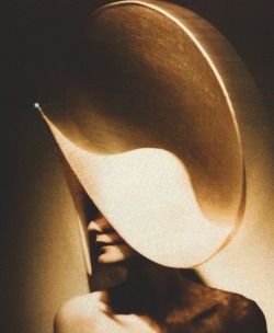 cair–paravel:  Philip Treacy headpiece,