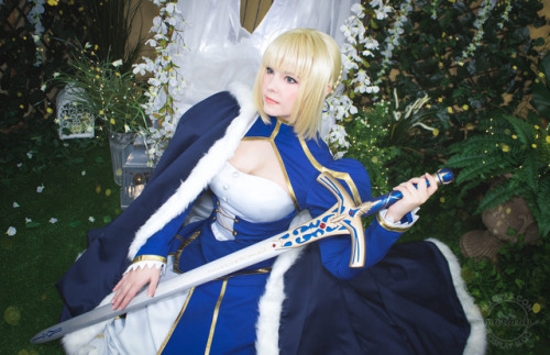 maridah: Saber, Saber, Saber… HayabusaKnight and I put in a lot of time and energy on this setting and photos. It was a cold winter day outside. We put this together in the house X’DDress provided by Fine Horse Workshop & Caliburn commissioned
