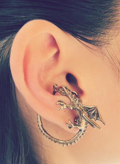 monochronyx:  themuseincarnate:  cloudshroom:  I would pierce my ears just to wear these.  I want these all right now!!!  WANTS 