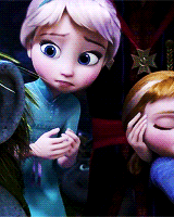 bad-velvet:  Elsa + that thing she does with her hands 