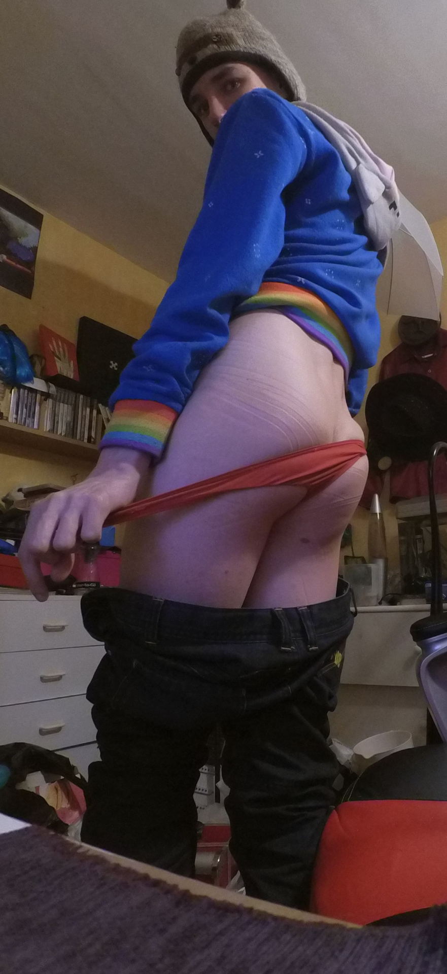 More pictures for the boyfriend. Excuse the lines on my butt - I was sitting on a