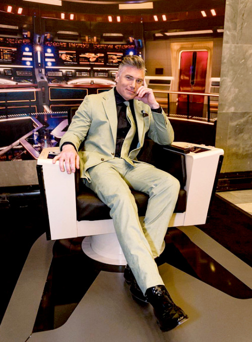 ansonmountdaily:   Anson Mount in the captain’s chair at ’The Visionary Universe of Star Trek: Strange New Worlds’ exhibit   → The Paley Center for Media, New York, April 30 2022The exhibit was showcasing items from the Star Trek universe, including