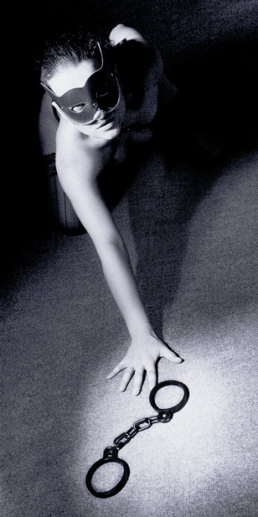 darkangelsbride: Photo by Sanan Aliyev Prochainement….!