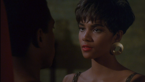 flyandfamousblackgirls:  cocoaamaduah:  mannequin101:  Strictly Business (1991) Halle Berry as “Natalie”  Wtf the 4th picture is a still of Joseline Hernandez from a reality TV show “love and hip hop” Lool tried it.try again.  no it’s not  