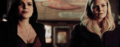 h0pe-bey0nd-the-stars:Regina & Emma in ep 6x08 ‘I’ll be your mirror’ so we do this together?