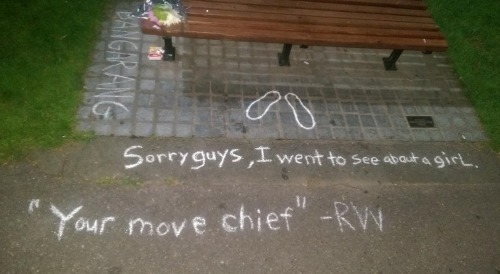 ed-pool:  A memorial for Robin Williams at the “Good Will Hunting” bench Source 