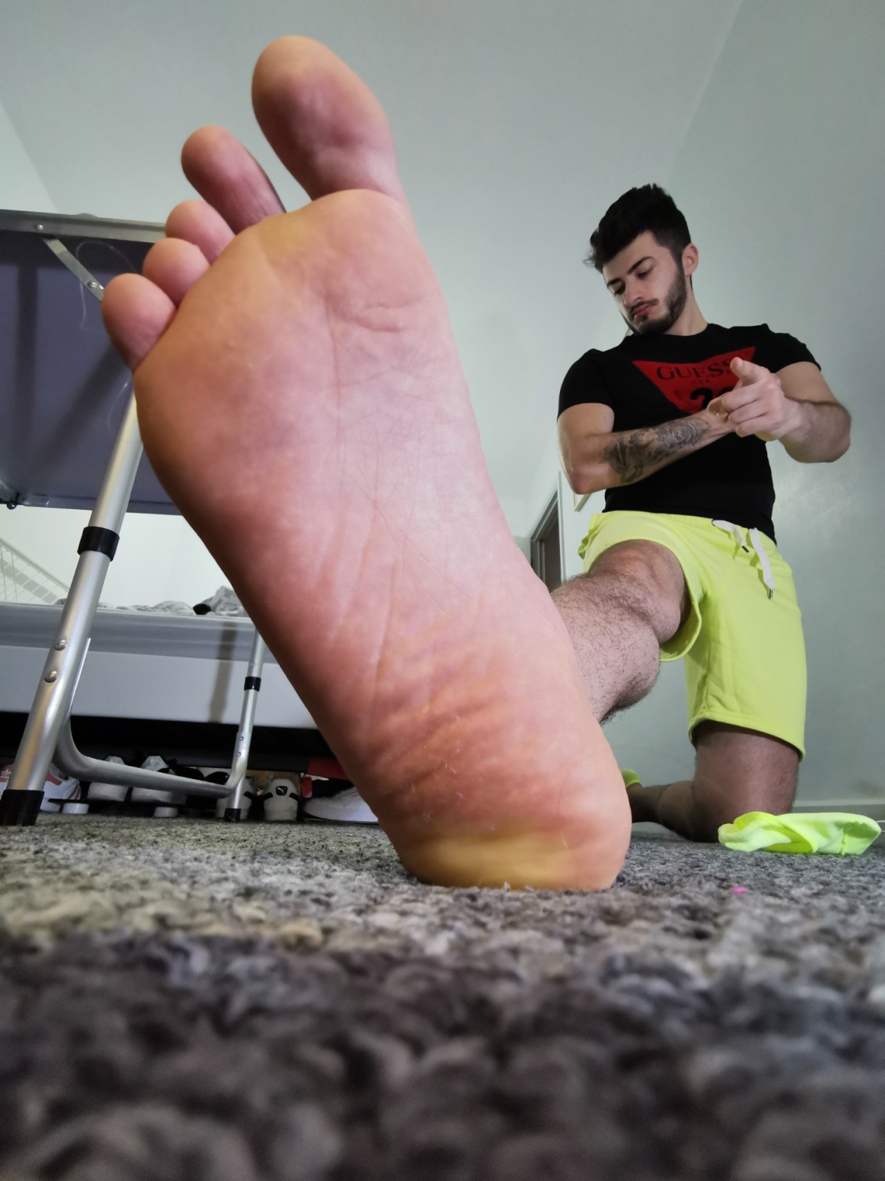 masterfzzz:Kneel down in front of supremacy 👊🏼🦶🏼#findom #macrophilia #footmaster #alphafoot #finsub #finslave #cashfag #cashmaster #cashslave #cashcow #paypig #humanATM #humanwallet  The repetition gives me a hardon 