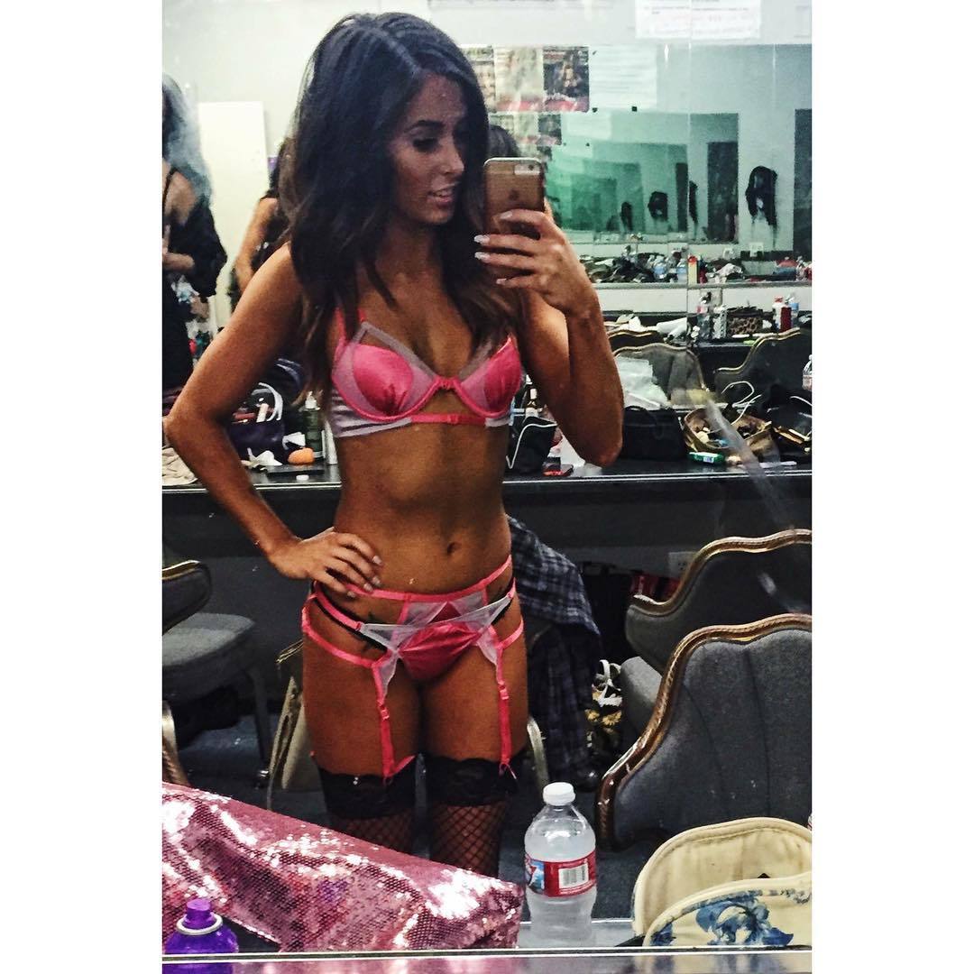 stripper-locker-room:  https://www.instagram.com/_autumnutah/