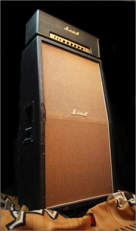 fuckyeahampworship: blackmesa-boogie: baritones: I want a Marshall 8x10 soooo bad Same… fuck.