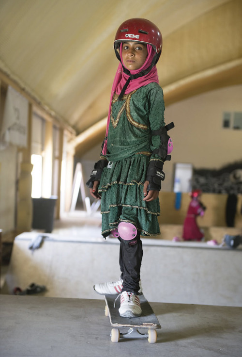 bizarro-jerry:mymodernmet:Skateistan: an Organization that Empowers Afghan Girls by Giving Them Stre