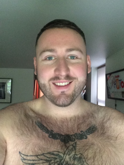 tophuriousrex:Fresh cut and a beard trim and I’m going to philly for pride