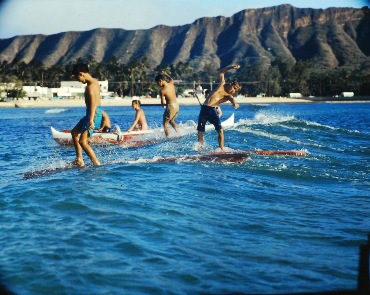 caseykaui:  ❤️my grandma tells me about old hawaii and days growing up in Waikiki