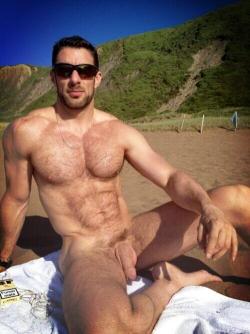 Dadwantsacockinhisarse:  Just A Little Collection Of Hairy Guys To Feast On. This