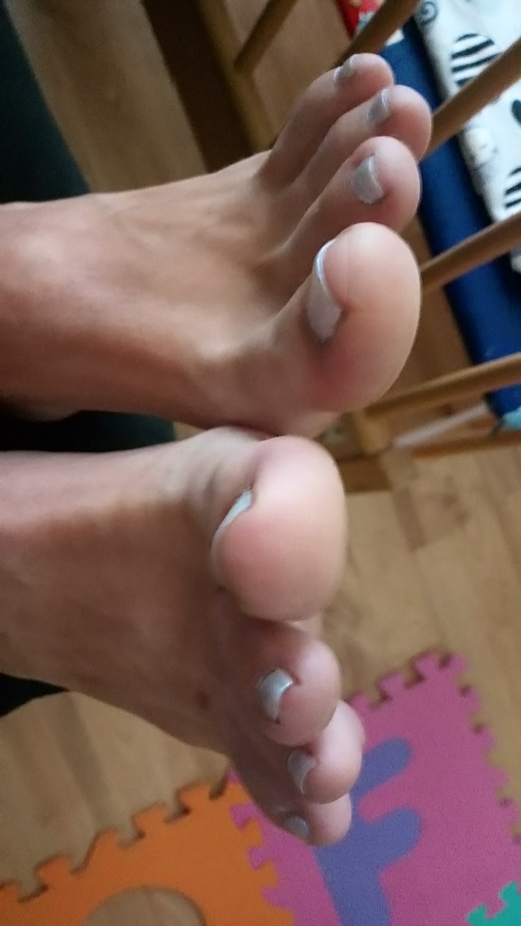 feet-toes-soles-86-deactivated2: