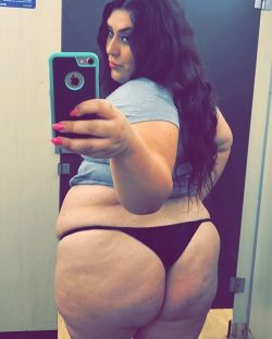 bbwlayla:  Whale tail 🐳🐳#bbw #ssbbw