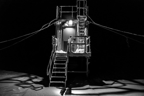 103daysofdarkness: HALLEY A few photos from around the base in the last few days…cold, dark a