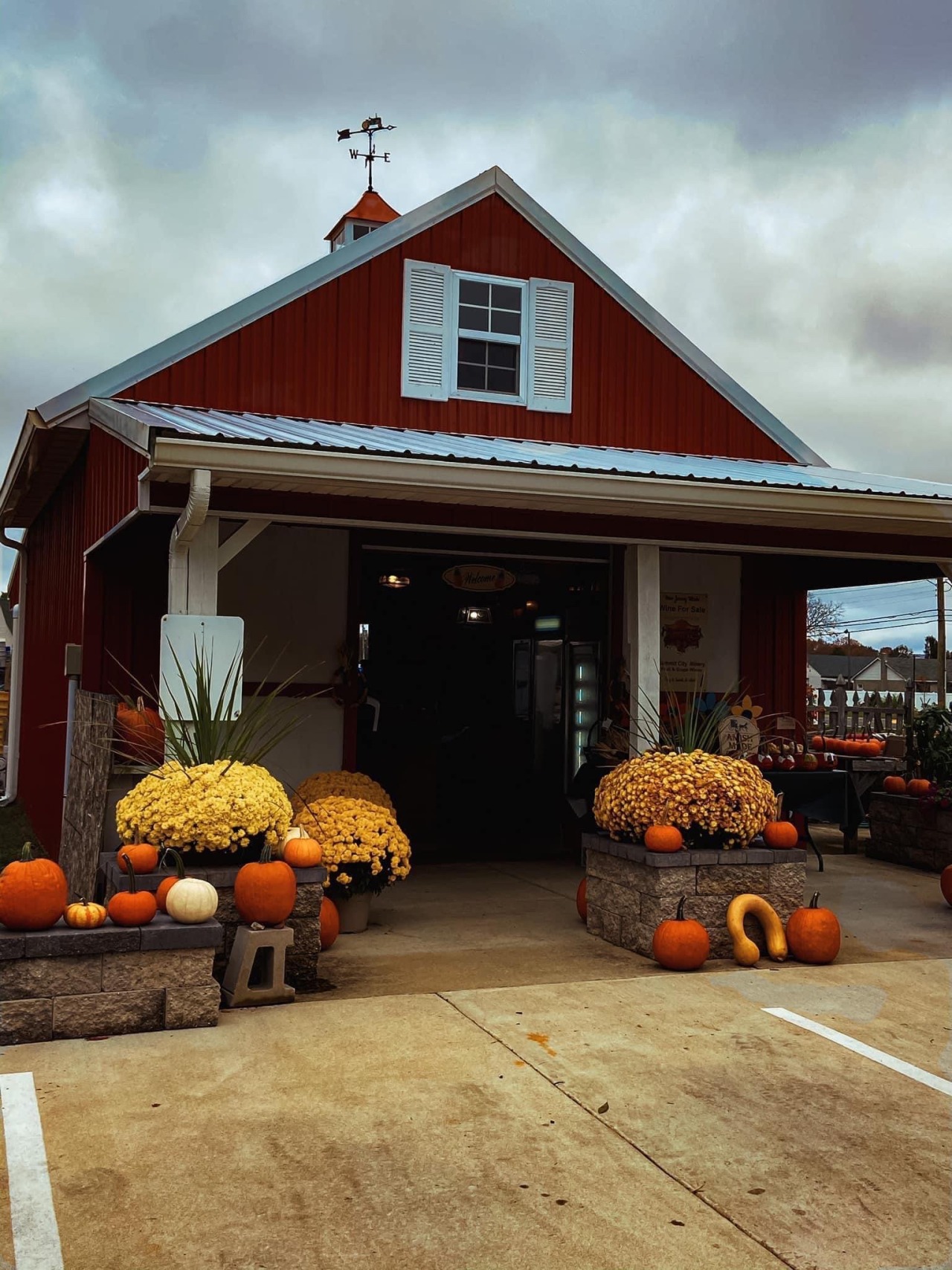 thicc-thighs-and-spooky-vibes:NJ, USA(Not my photos)Follow for more 🎃🍂🍁👻 