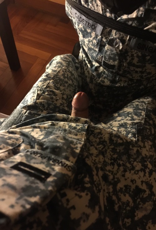 benjaminasianass: subcadet: Cadetboi Offically just become greencadet boy. He was being plugged and 