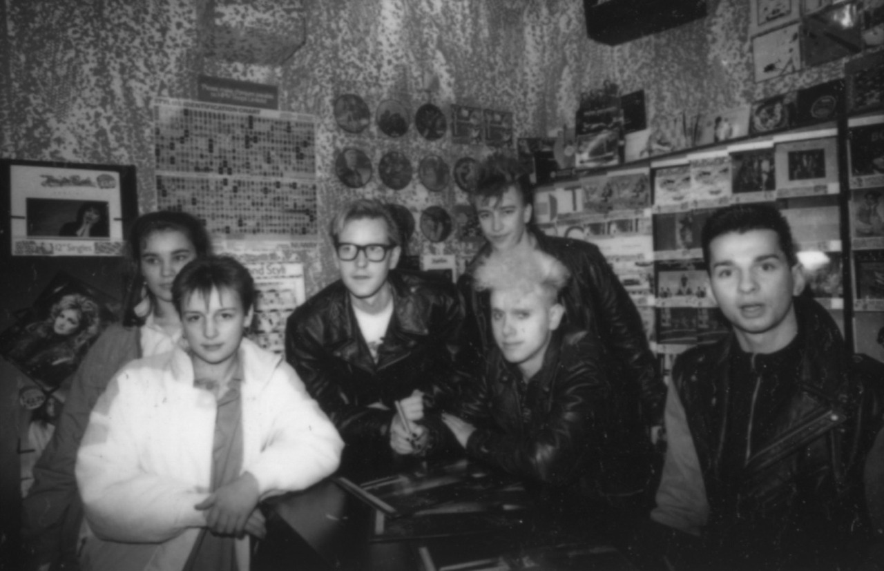 kaberne:  hmv Nottingham Listergate Store Opening 11th April 1986