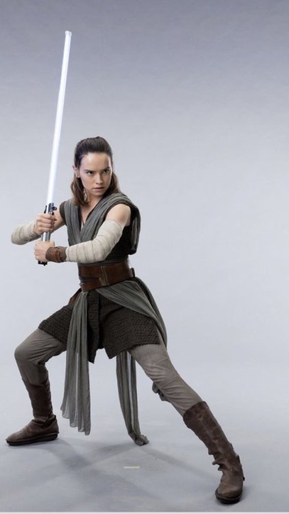 New pictures of Rey for Star Wars: The Last Jedi!