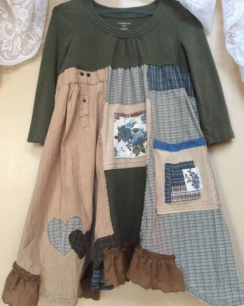 Via @cathyjohannes on Instagram #patchwork #woodlanddress #applique #pockets #shabbychic #upcycled #