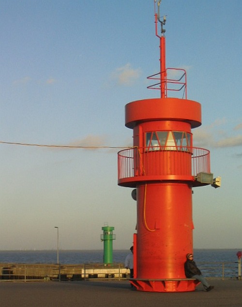 worldoflighthouses:  Büsum Harbour Entrance Lights, Büsum, Schleswig-Holstein, Germany (retouched) — Photographer: Dirk Ingo Franke. License: Creative Commons Attribution-Share Alike 1.0 Generic