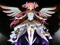 thekusabi:  There is a life-sized Goddess Madoka and I must make a pilgrimage to her before I die 